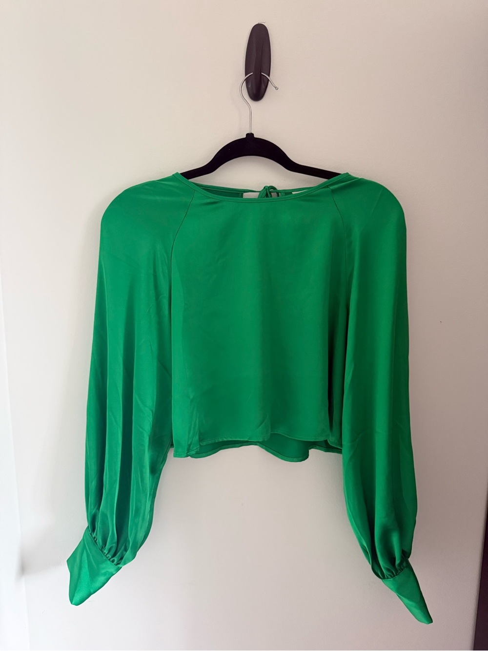 Women’s Green Long-Sleeve Cropped Satin Blouse